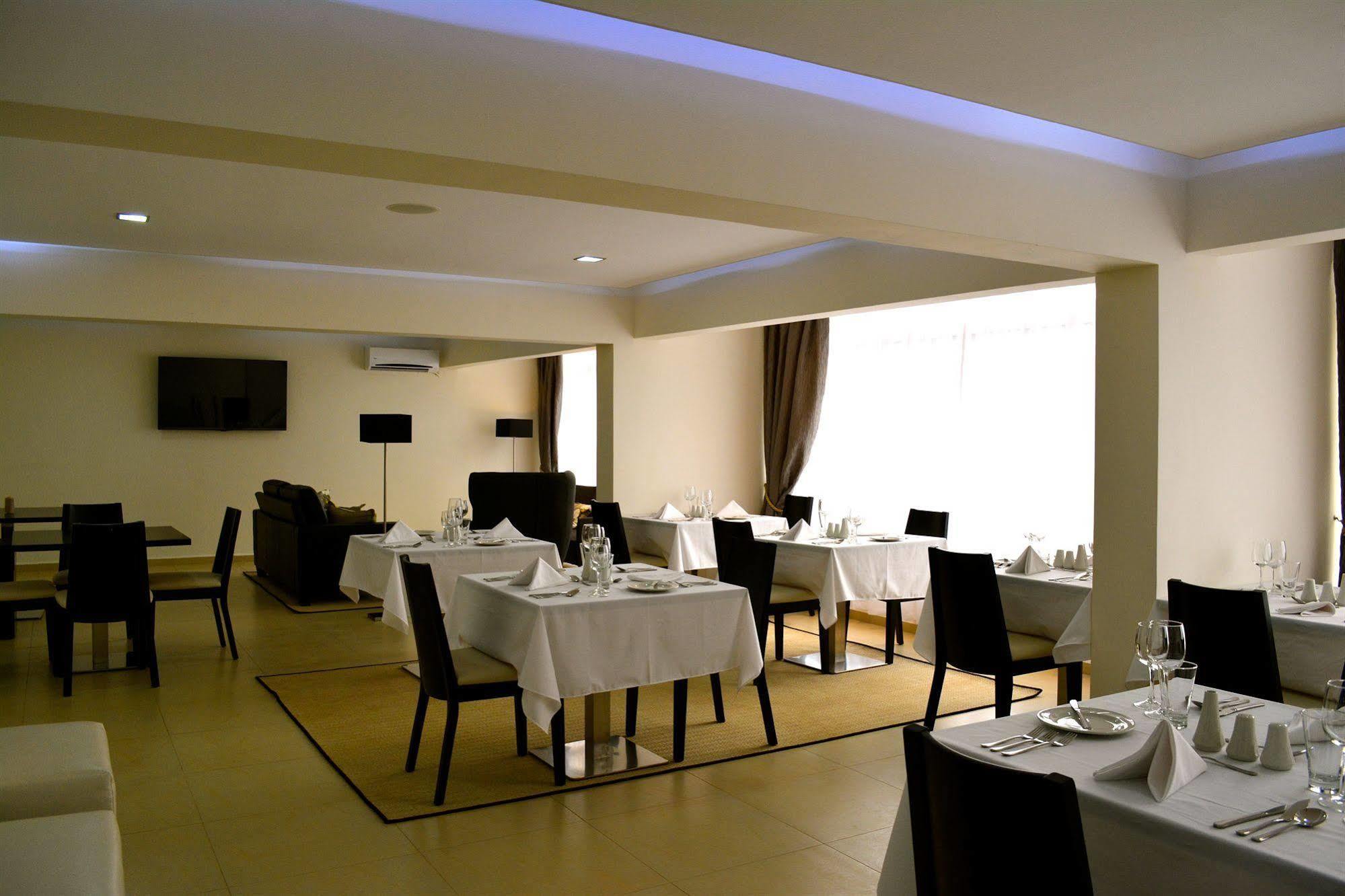 New Brookfields Hotel Freetown Exteriör bild