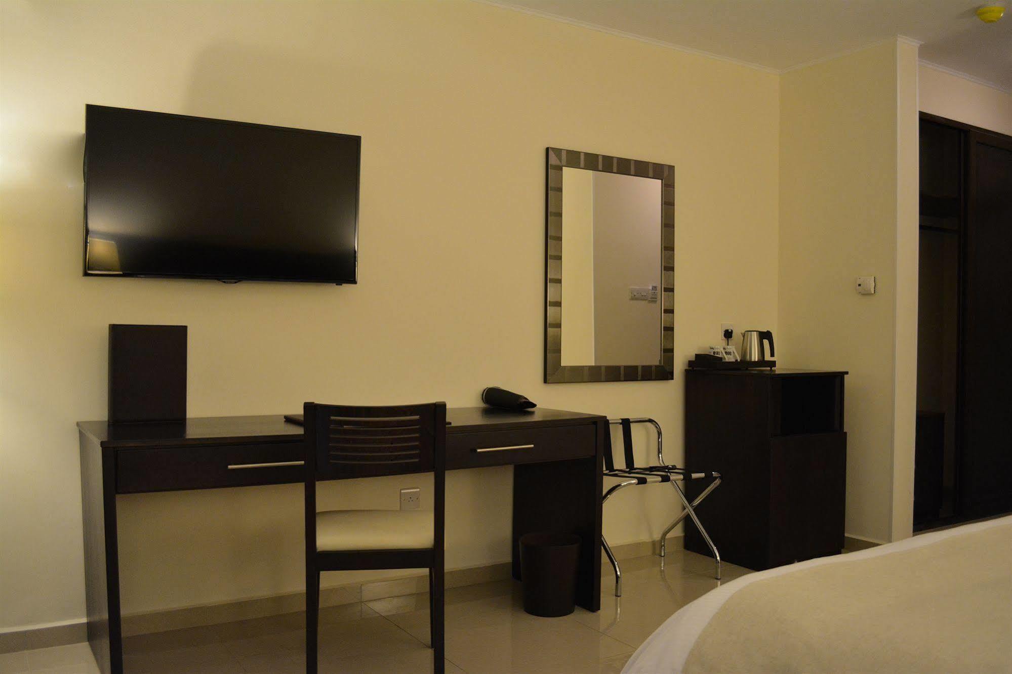 New Brookfields Hotel Freetown Exteriör bild