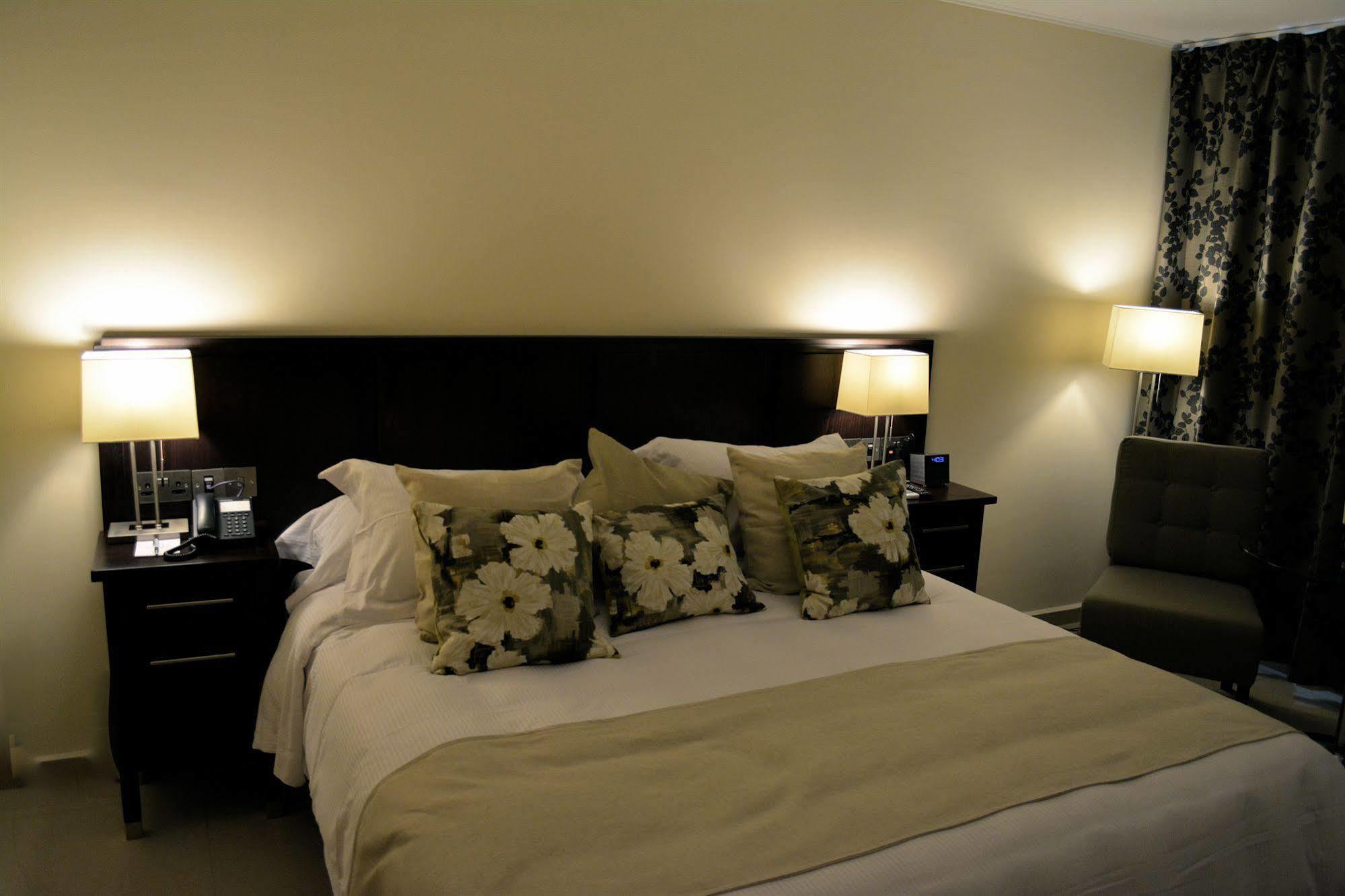 New Brookfields Hotel Freetown Exteriör bild