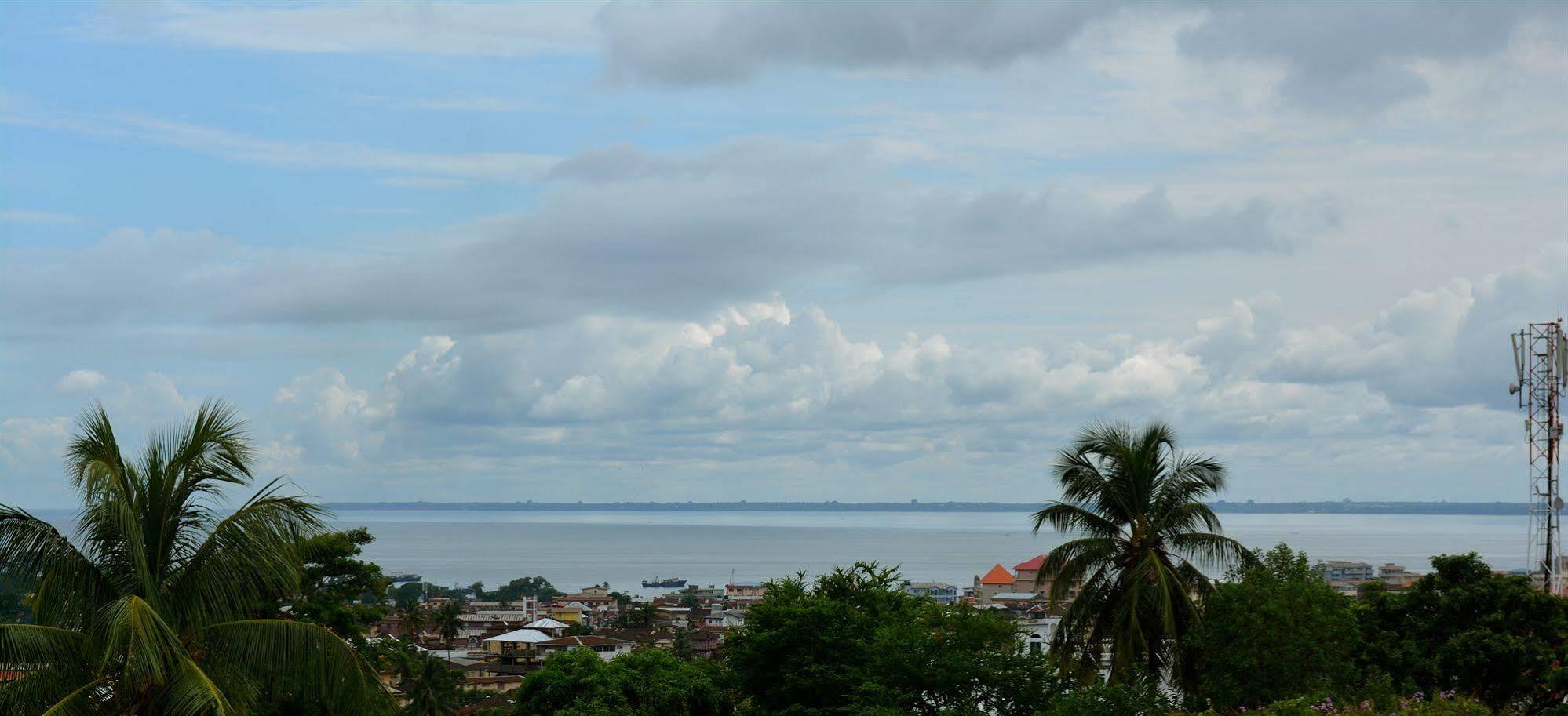 New Brookfields Hotel Freetown Exteriör bild